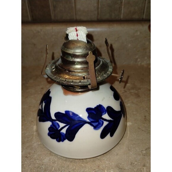 Vintage Pottery Oil Lamp Blue / White Hurricane Primitive Signed By Artist - Picture 5 of 5